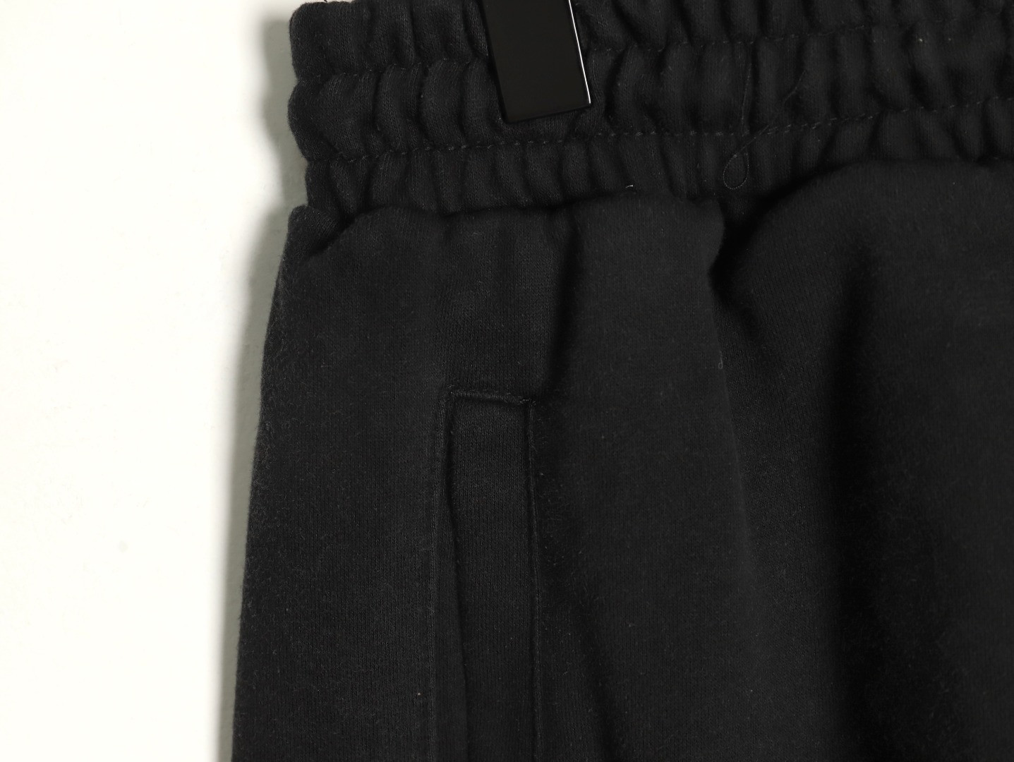 Ch**me He**ts shorts