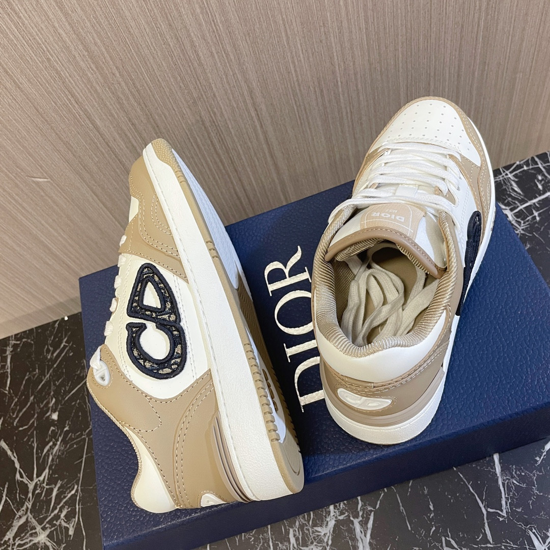 ua D*or b57 low-top sneaker beige and white