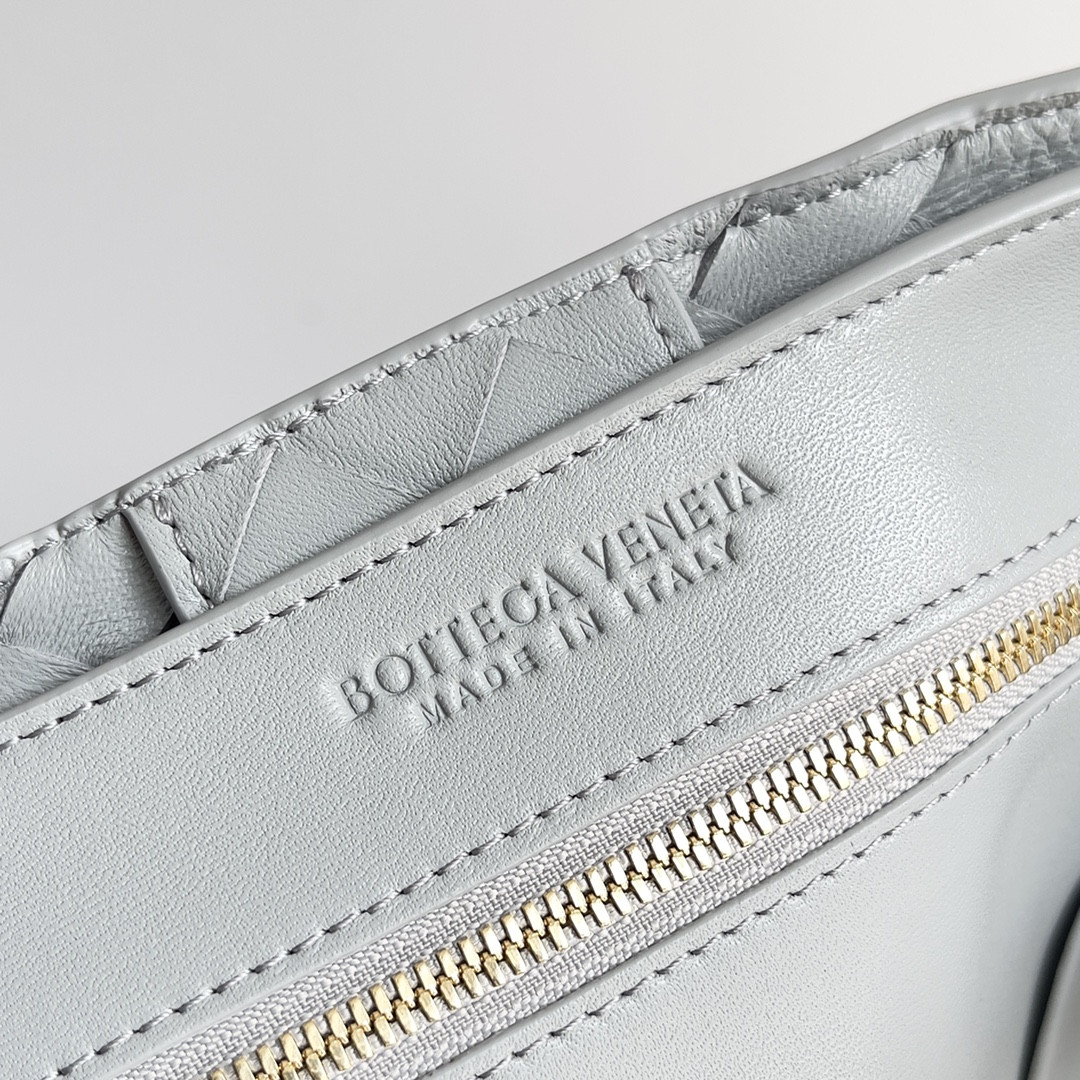 bo*te*ga Ve*ne*ta medium andiamo 32x25x11cm