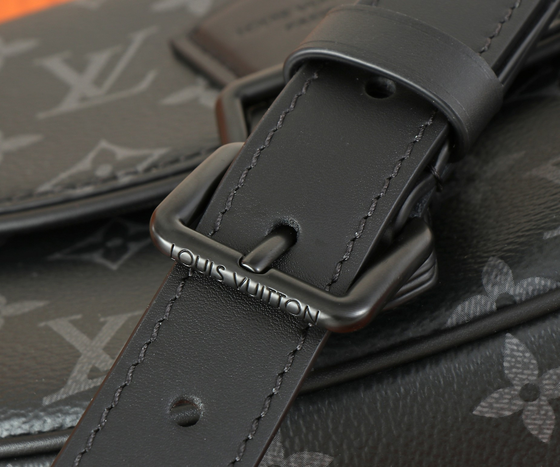 LV Montsouris Messenger M47061 20x17x7CM