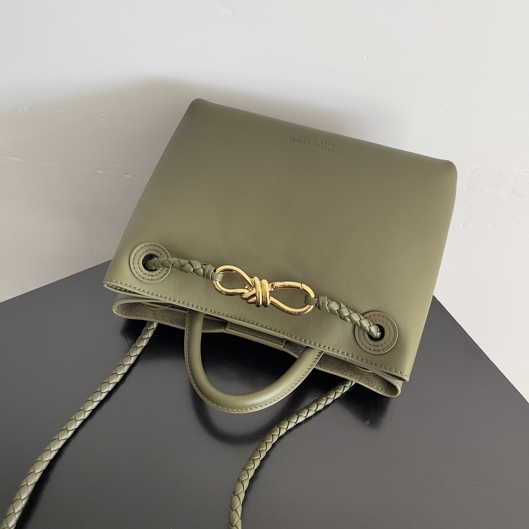 bo*te*ga Ve*ne*ta small andiamo 25x22x10.5cm